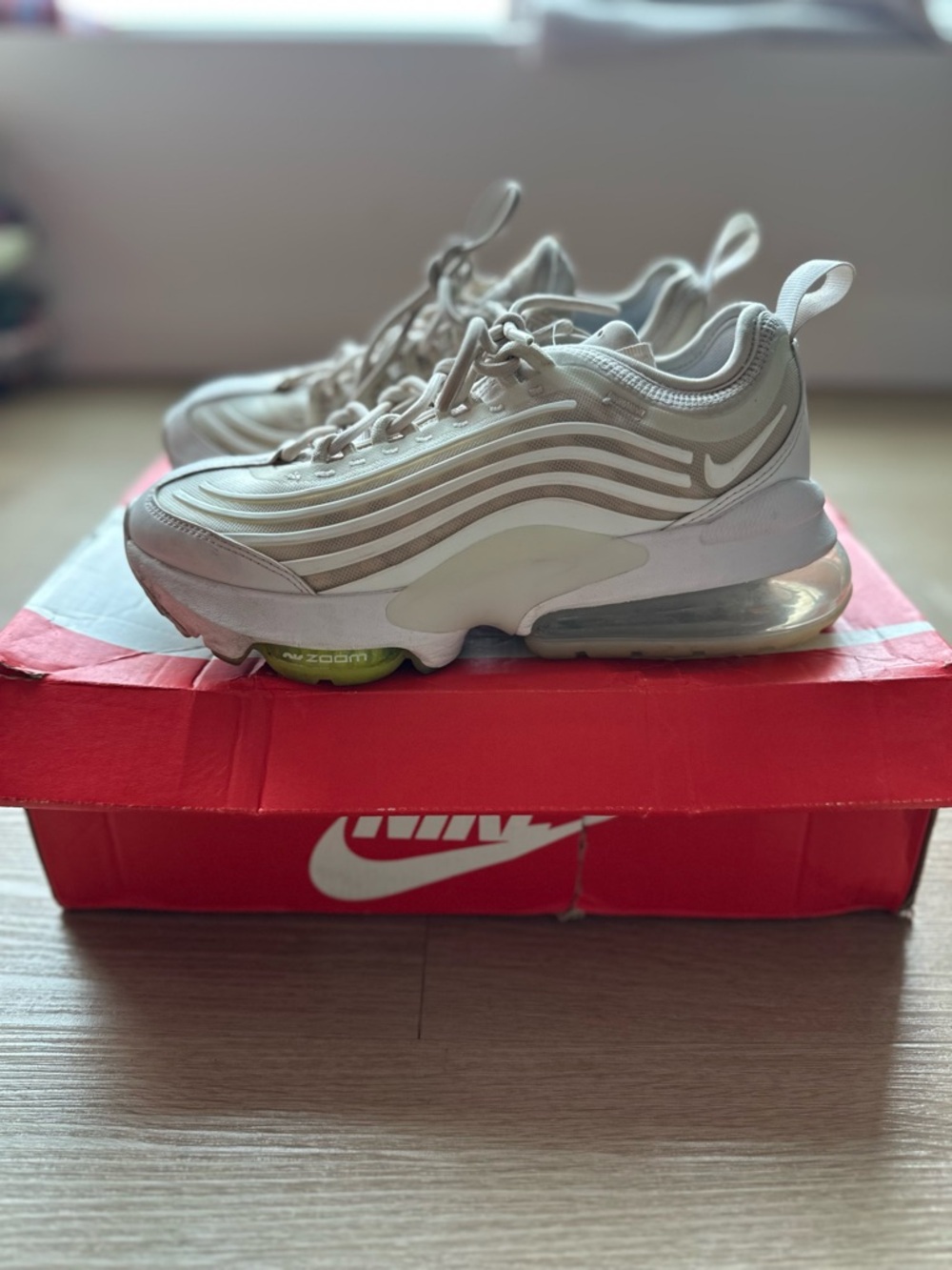 Nike Air Max 720 Sneakers — Beige, White & Neon Green